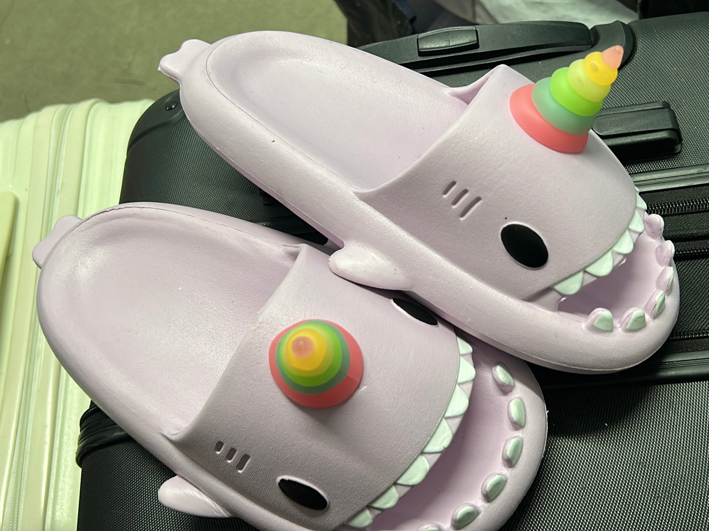 Sandalias de Tiburón Unicornio Sharkiez Sharklas Lila - Talla 36 (23.5cm)