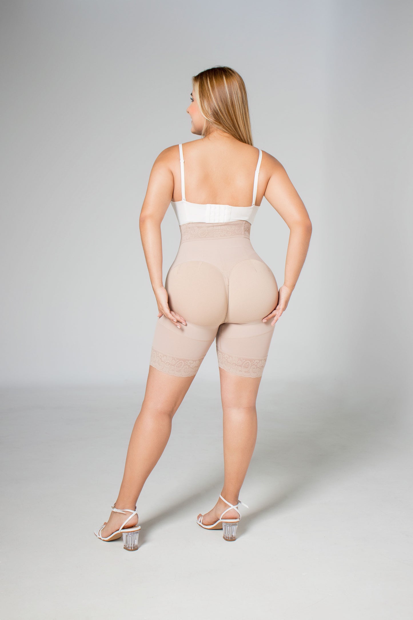 Short Levanta Cola Media Pierna Push Up 024581 ✦ Bajo pedido