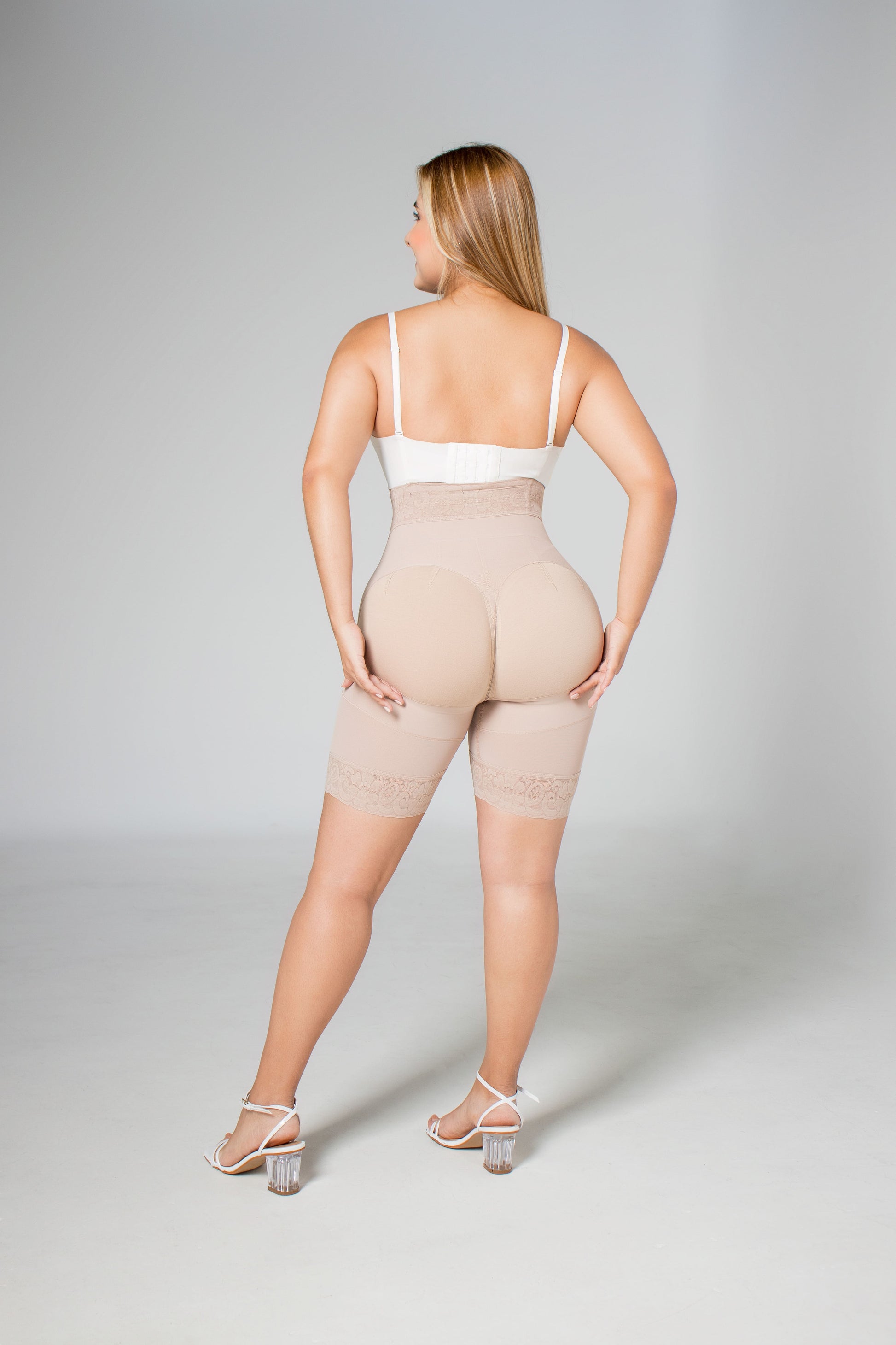 Short Levanta Cola Media Pierna Push Up 024581 ✦ Bajo pedido