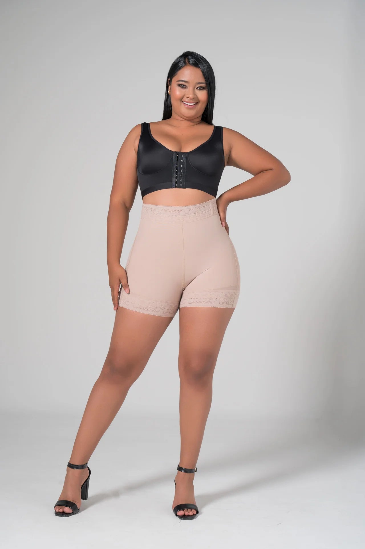 Short Levanta Cola Corto 024651 Push-Up - Compresión Fuerte (Beige) ✦ Bajo pedido