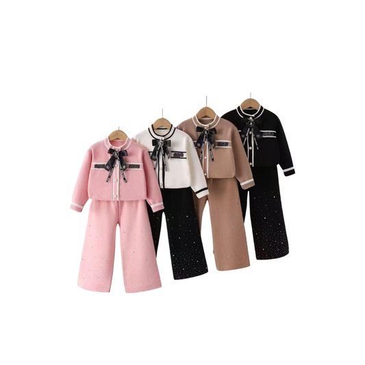 Set de 2 piezas - Conjunto de Sweater de botones y Pantalón Palazzo para Niña con aplique tipo miumiu | Set de Sweater con Lazo y Pantalón (4 colores) ✦ Bajo pedido