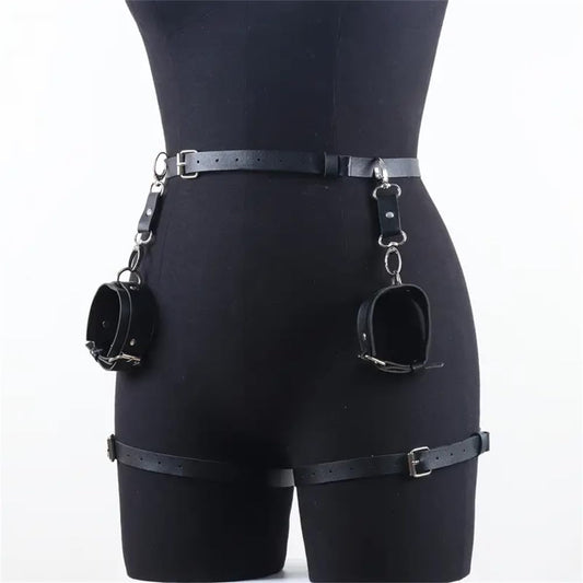 Cinturón Arnés con Esposas - Cuero Sintético ✦ Bajo pedido