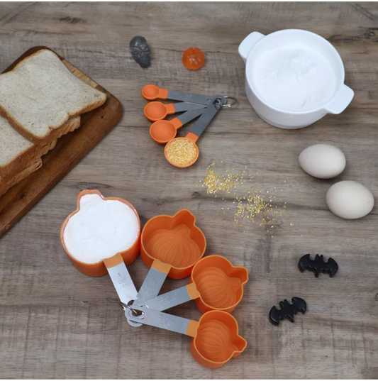 Set de 8 Tazas y Cucharas Medidoras Halloween - Cook With Color (Naranja)
