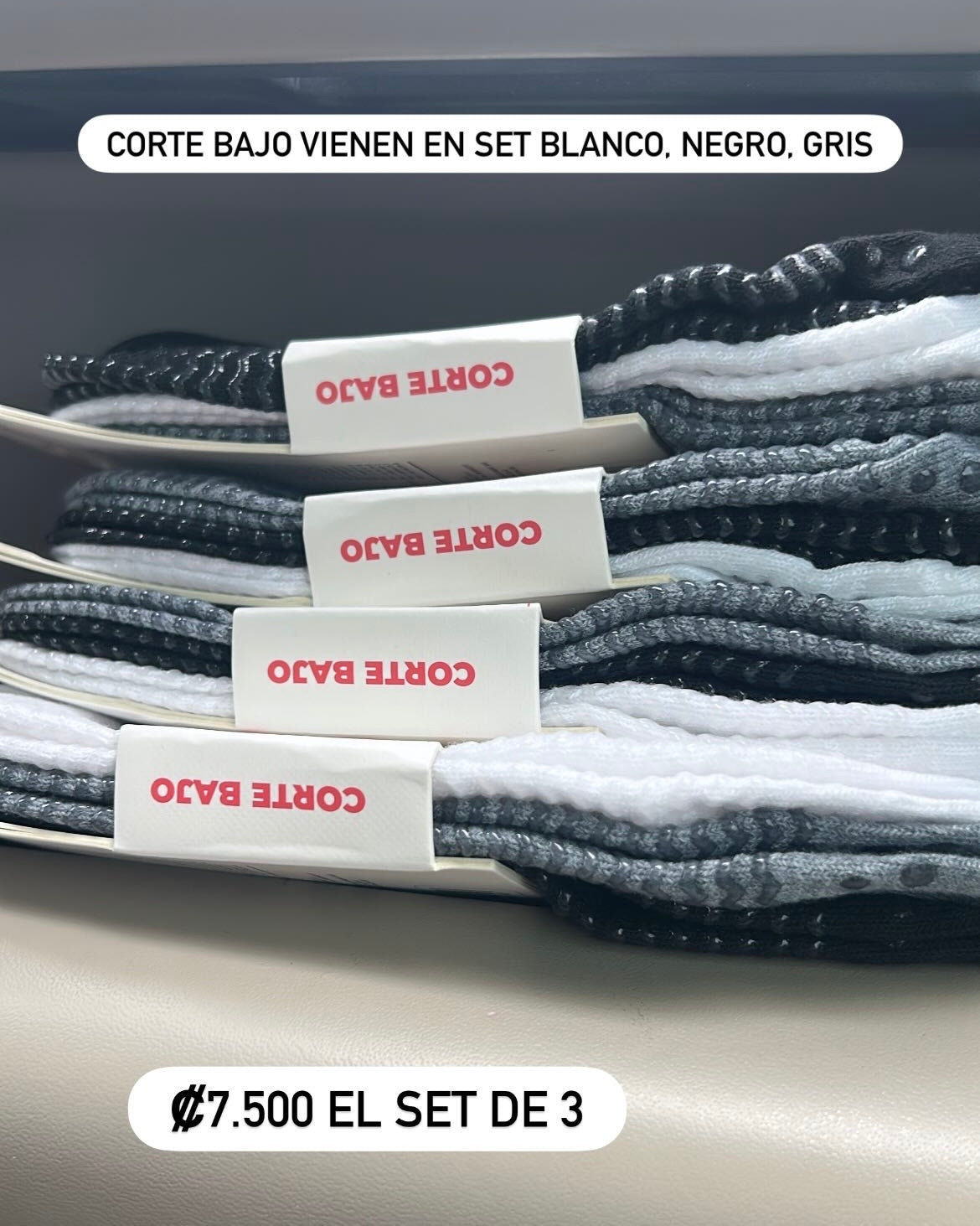 Set 3 Medias Antideslizantes para Pilates, Corte Bajo - 2Good (Blanco, Negro, Gris)