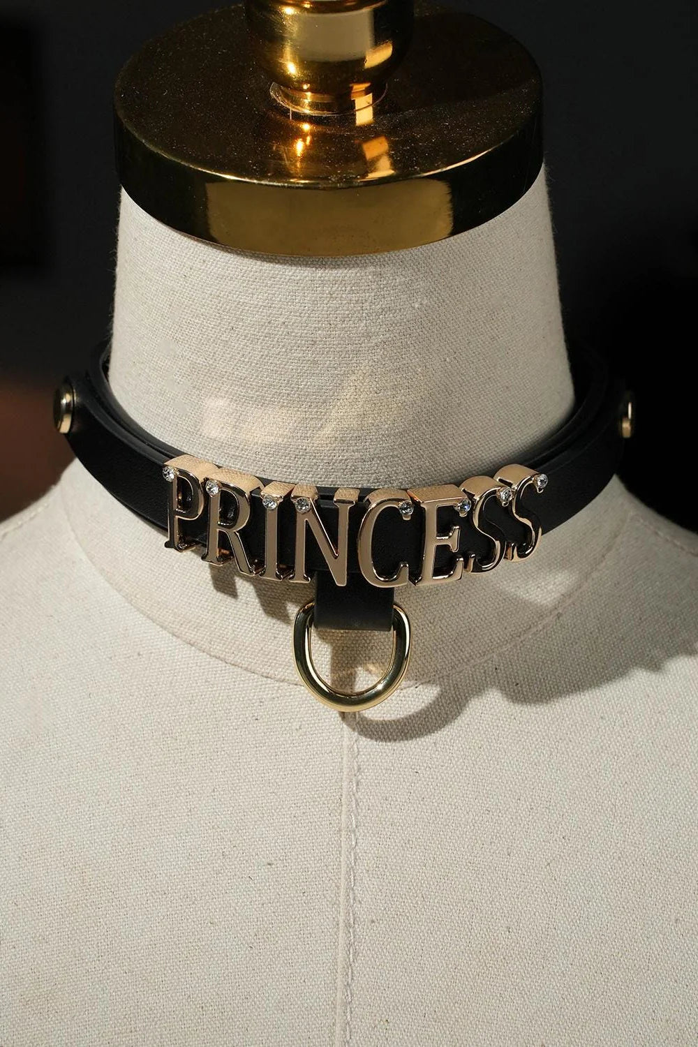 Collar Estilo BDSM Letras (2 Estilos) ✦ Bajo pedido